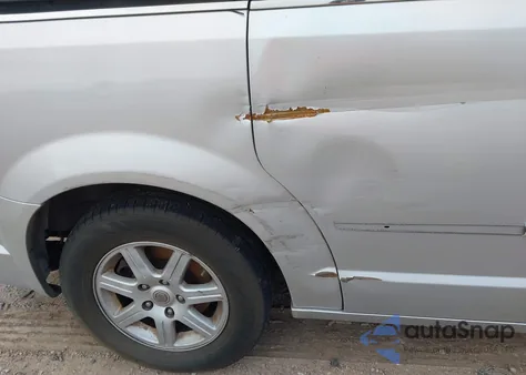2010 Chrysler Town & Country Touring from USA, damaged, VIN 2A4RR5D15AR252812